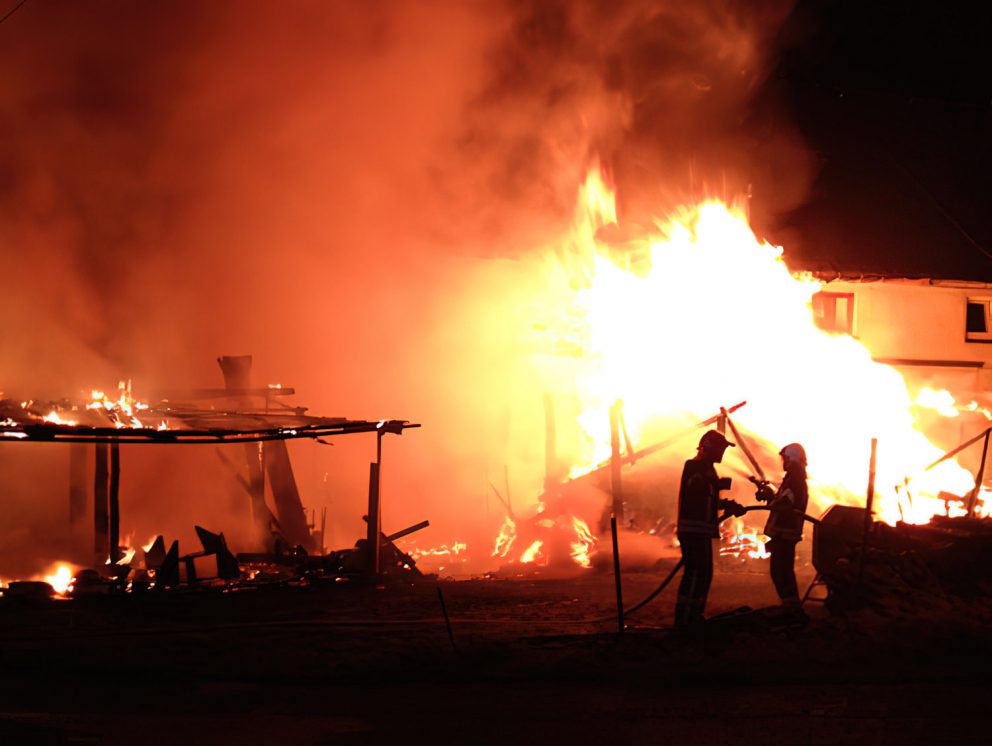 Holzhaufen/Scheunenbrand #22,23-15